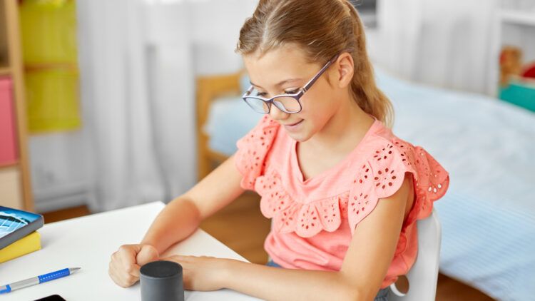 Qué puede aportar la inteligencia artificial al Homeschooling: innovando en la educación desde casa