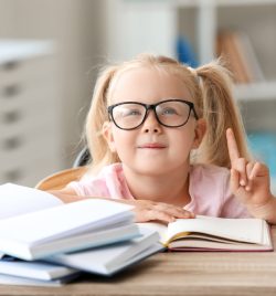 Cómo detectar problemas de visión en niños educados en casa